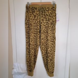 JoyLab army cheetah jogger sweatpants size Small.